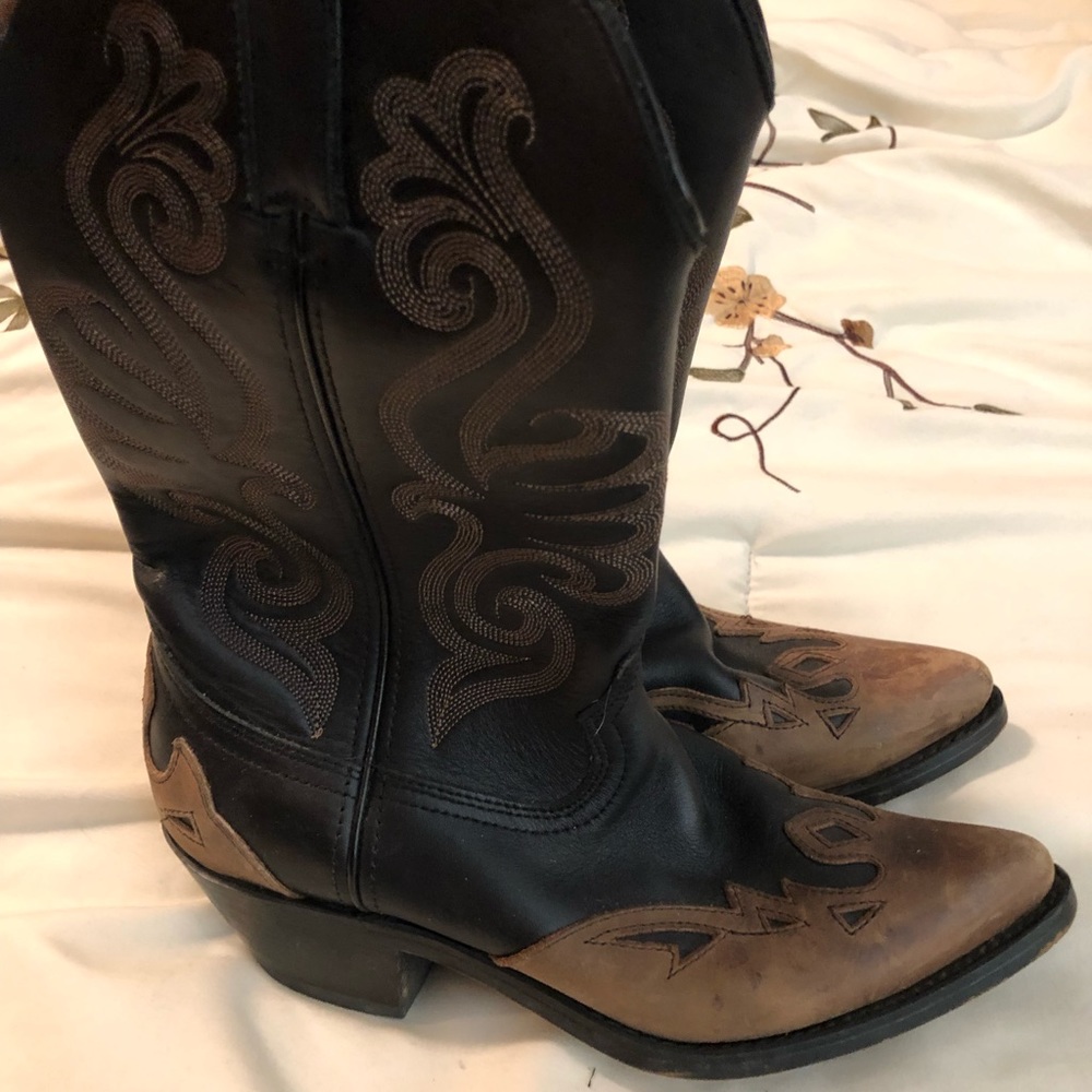 Black Durango cowboy boots